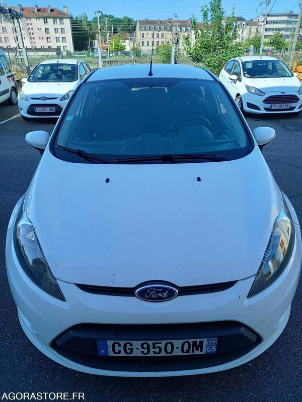 FORD FIESTA TDCI 70 FAP TREND 5 portes - Car: picture 5 FORD FIESTA TDCI 70 FAP TREND 5 portes - Car: picture 5