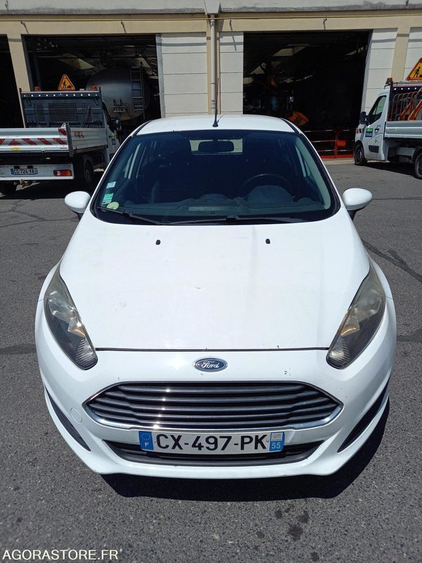 FORD FIESTA TDCI 70 FAP TREND 5 portes - Car: picture 2 FORD FIESTA TDCI 70 FAP TREND 5 portes - Car: picture 2
