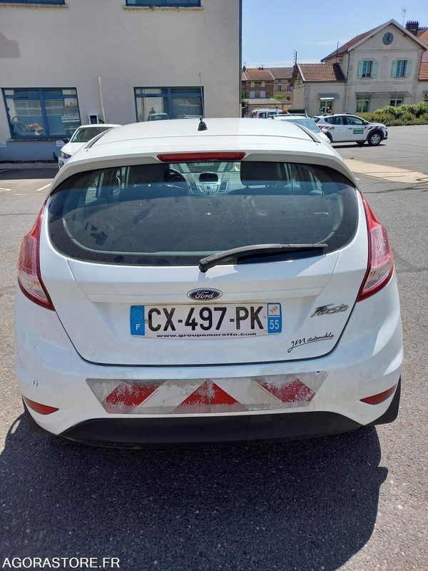 FORD FIESTA TDCI 70 FAP TREND 5 portes - Car: picture 4 FORD FIESTA TDCI 70 FAP TREND 5 portes - Car: picture 4