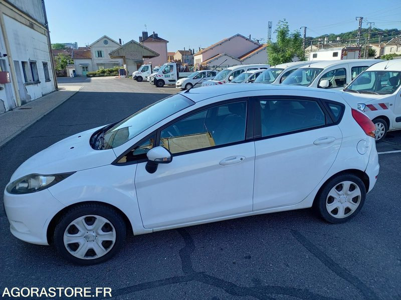 FORD FIESTA TDCI 70 FAP TREND 5 portes - Car: picture 1 FORD FIESTA TDCI 70 FAP TREND 5 portes - Car: picture 1