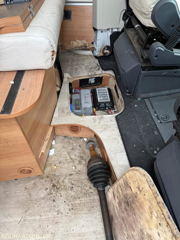 Fiat Ducato, camping-car - 2017 - 62000km - accidenté - Camper van: picture 5 Fiat Ducato, camping-car - 2017 - 62000km - accidenté - Camper van: picture 5