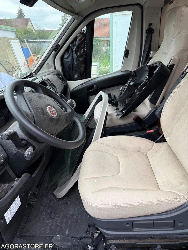 Fiat Ducato, camping-car - 2017 - 62000km - accidenté - Camper van: picture 3 Fiat Ducato, camping-car - 2017 - 62000km - accidenté - Camper van: picture 3