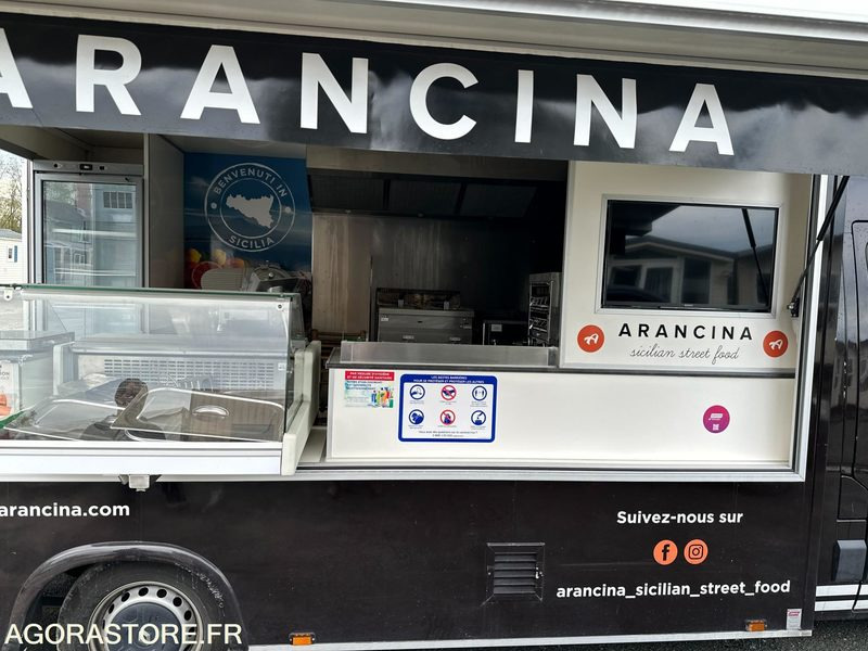 Foodtruck tout équipé - Vending truck: picture 1 Foodtruck tout équipé - Vending truck: picture 1