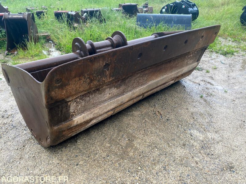 Godet curage 2000mm MORIN M6 - Excavator: picture 1 Godet curage 2000mm MORIN M6 - Excavator: picture 1