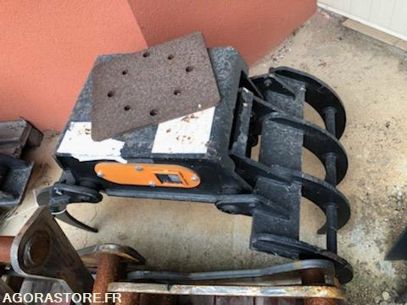 Grappin NEUF fixe sans rotation pour pelle 3 à 6 T - Construction equipment: picture 2 Grappin NEUF fixe sans rotation pour pelle 3 à 6 T - Construction equipment: picture 2