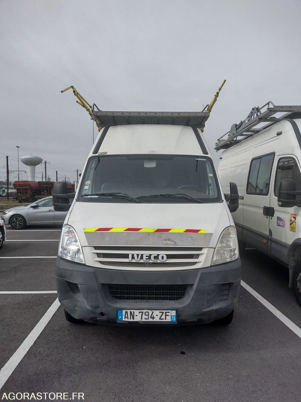 IVECO - 35C18 - 2010 / 102568 KM - Panel van: picture 1 IVECO - 35C18 - 2010 / 102568 KM - Panel van: picture 1