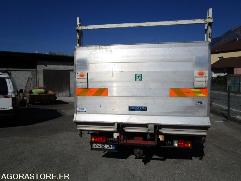 IVECO DAILY 35C11 du 28/04/2000 (Contrôle Technique joint) - Panel van: picture 4 IVECO DAILY 35C11 du 28/04/2000 (Contrôle Technique joint) - Panel van: picture 4