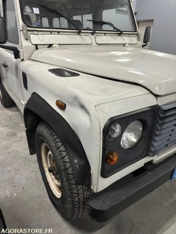 SUV LAND ROVER DEFENDER I 110 2.5 Td5 Pickup 122cv BA-266-HR: picture 6