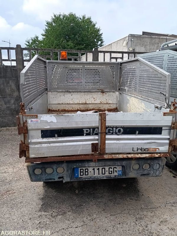 LOTS DE 2 PIAGGIO PORTER AVEC 1 CARTE GRISE - Tipper van: picture 2 LOTS DE 2 PIAGGIO PORTER AVEC 1 CARTE GRISE - Tipper van: picture 2