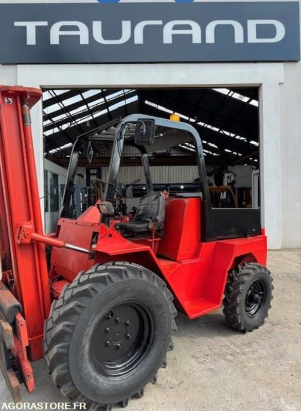 MANITOU - MC30N - FRONTAL DIESEL TOUT TERRAIN - 1994 - Diesel forklift: picture 1 MANITOU - MC30N - FRONTAL DIESEL TOUT TERRAIN - 1994 - Diesel forklift: picture 1