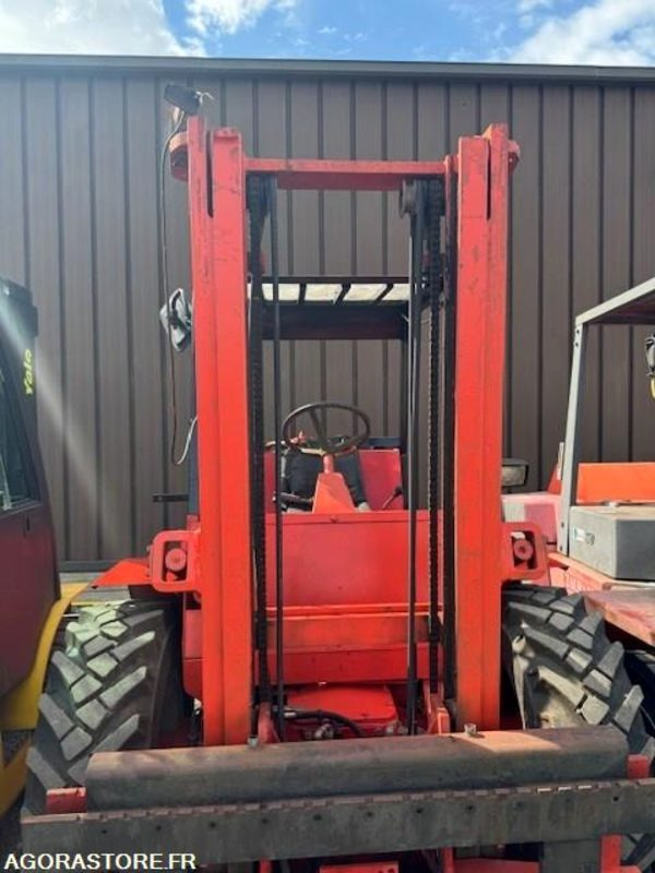 MANITOU - MC30N - FRONTAL DIESEL TOUT TERRAIN - 1994 - Diesel forklift: picture 3 MANITOU - MC30N - FRONTAL DIESEL TOUT TERRAIN - 1994 - Diesel forklift: picture 3