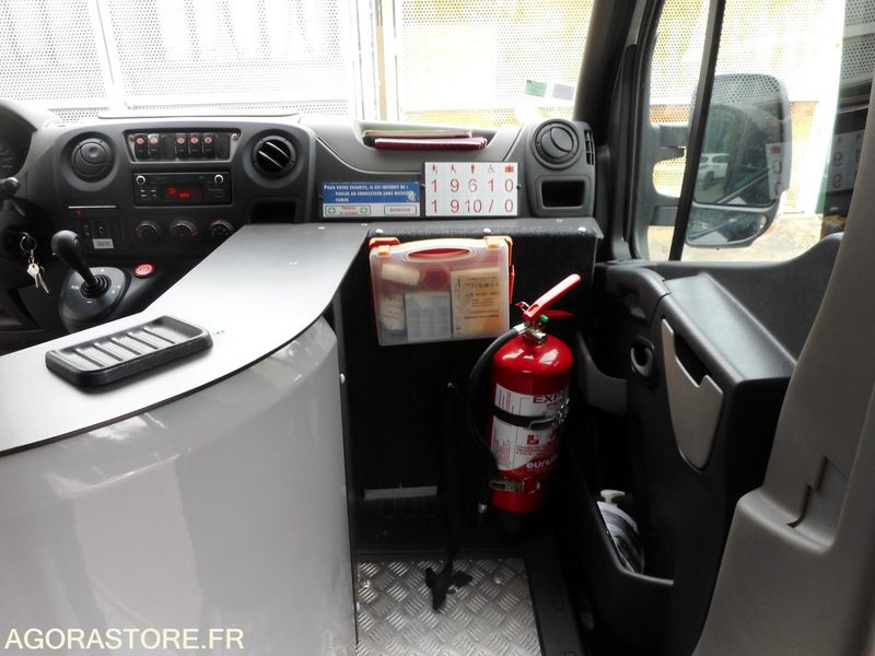 MINIBUS NAVETTE RENAULT - 2013 - 185 270 km - Minibus, Passenger van: picture 3 MINIBUS NAVETTE RENAULT - 2013 - 185 270 km - Minibus, Passenger van: picture 3
