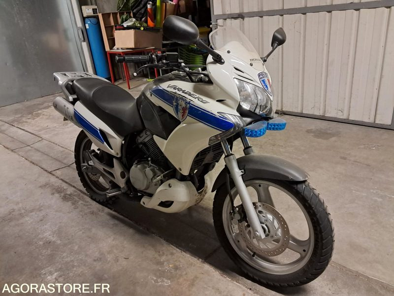 MOTO HONDA VARADERO 125 - Motorcycle: picture 2 MOTO HONDA VARADERO 125 - Motorcycle: picture 2