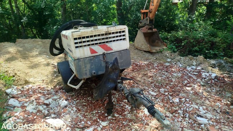 Machine a chape Lancy - TM2500 - 2385heures - Stationary concrete pump: picture 1 Machine a chape Lancy - TM2500 - 2385heures - Stationary concrete pump: picture 1