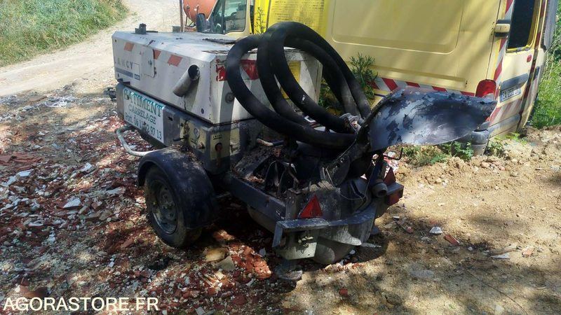 Machine a chape Lancy - TM2500 - 2385heures - Stationary concrete pump: picture 2 Machine a chape Lancy - TM2500 - 2385heures - Stationary concrete pump: picture 2