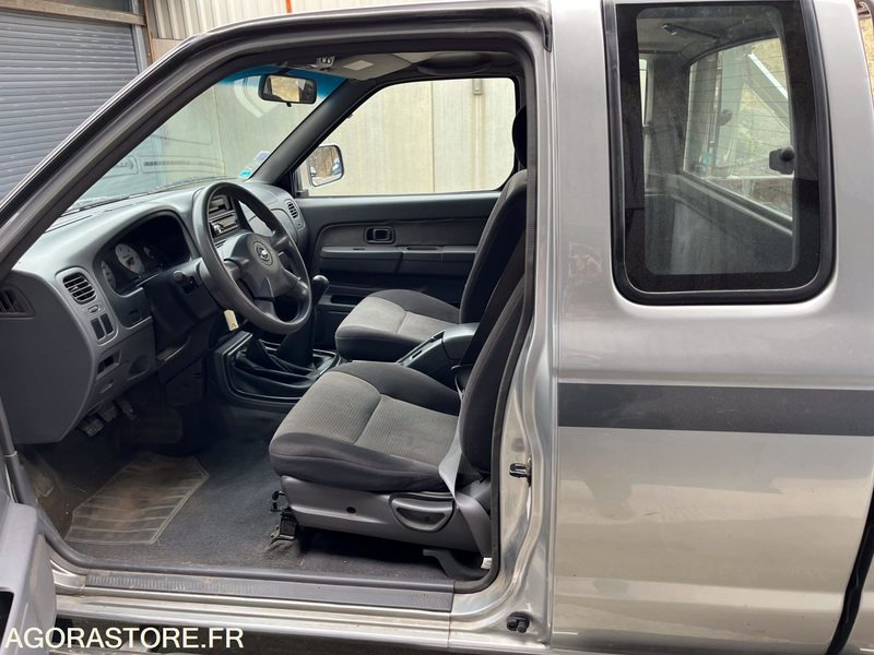 NISSAN NAVARA 4X4 83500 KMS 2003 - Car: picture 4 NISSAN NAVARA 4X4 83500 KMS 2003 - Car: picture 4