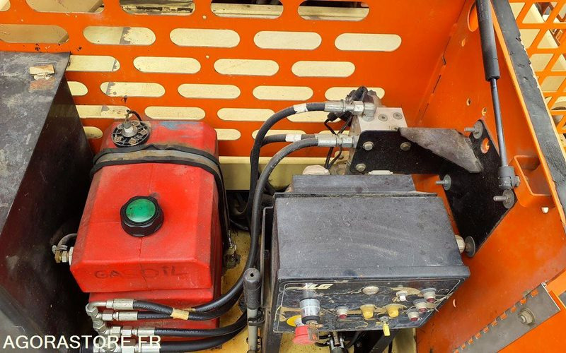 Aerial platform Nacelle DIESEL JLG 260MRT: picture 9