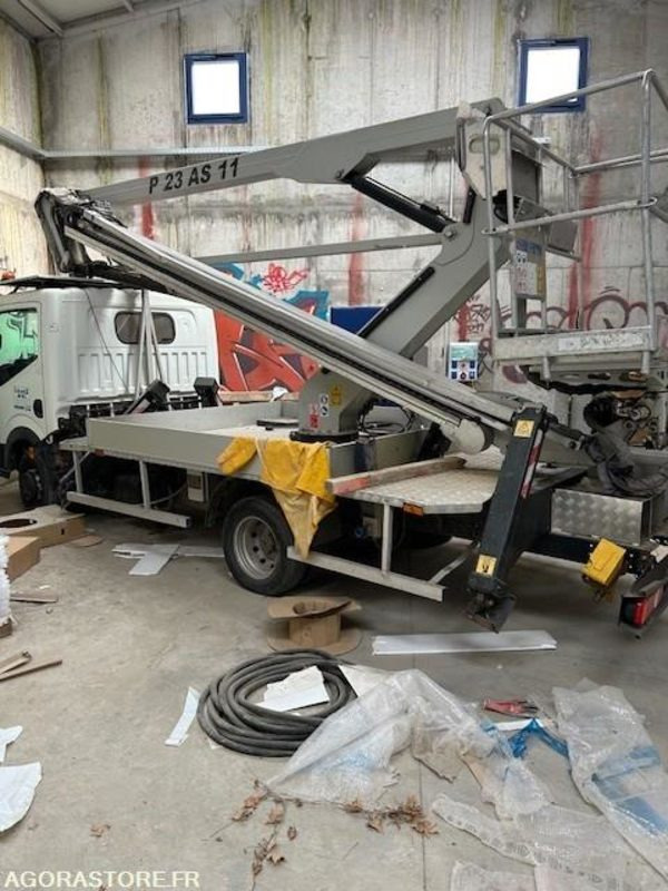 CAMION NACELLE NISSAN IMER P 23 AS 11 2013 20 000 KM - Other machinery: picture 1 CAMION NACELLE NISSAN IMER P 23 AS 11 2013 20 000 KM - Other machinery: picture 1