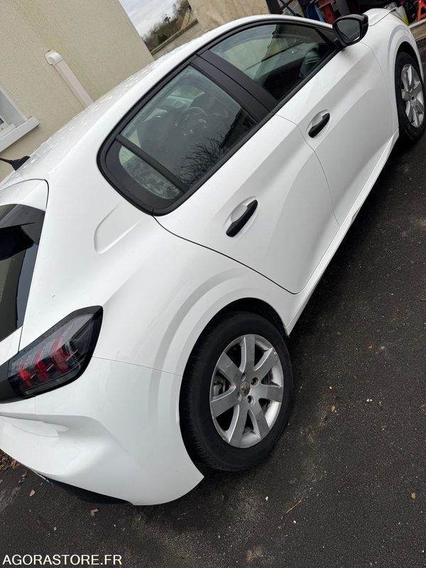 PEUGEOT - 208 - 2022 / 88000 KM - Car: picture 4 PEUGEOT - 208 - 2022 / 88000 KM - Car: picture 4