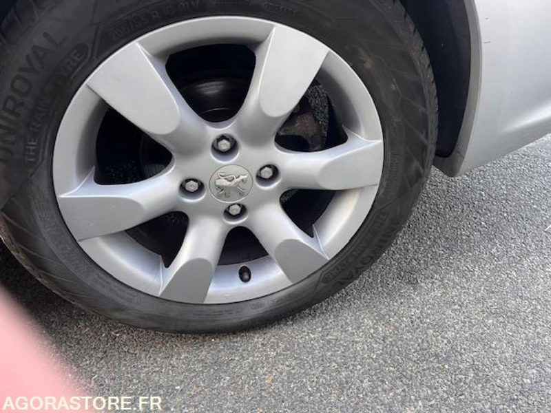 Car PEUGEOT 307 CC 2.0 HDI 136 CV - 2005 - 263 802km: picture 14