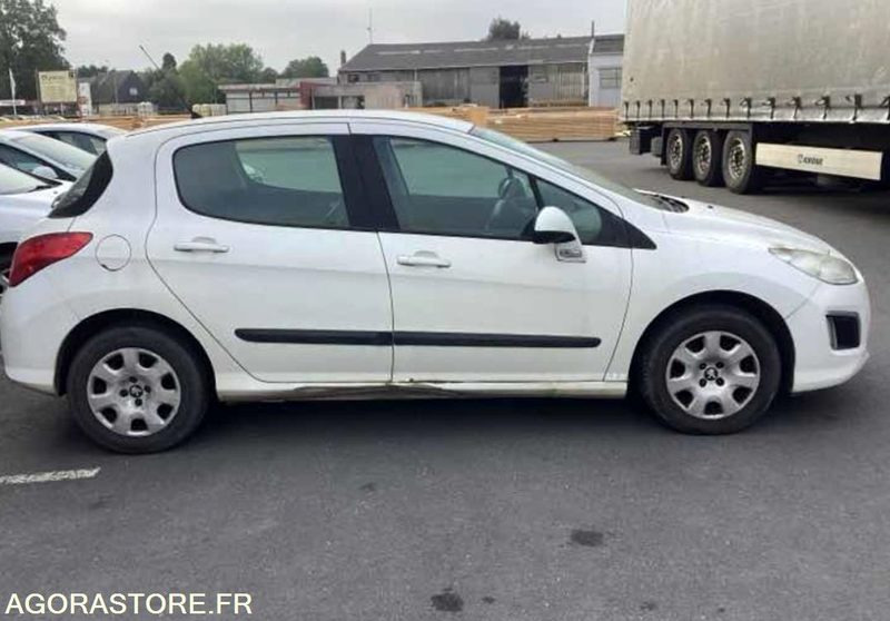 PEUGEOT 308 70 CV - 2011 / 241000 km - Car: picture 5 PEUGEOT 308 70 CV - 2011 / 241000 km - Car: picture 5