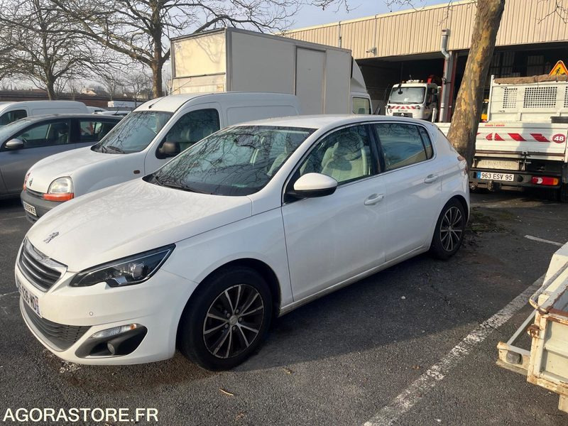 PEUGEOT 308 ESSENCE 130000 kms 2016 - Car: picture 2 PEUGEOT 308 ESSENCE 130000 kms 2016 - Car: picture 2