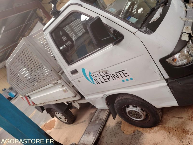 PIAGGIO PORTER 60683kms - 2011 - Tipper van: picture 4 PIAGGIO PORTER 60683kms - 2011 - Tipper van: picture 4