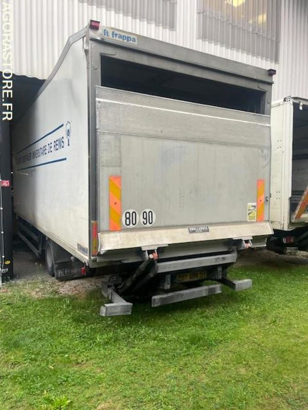 POID LOURD  RENAULT MIDLUM - Refrigerator truck: picture 2 POID LOURD  RENAULT MIDLUM - Refrigerator truck: picture 2