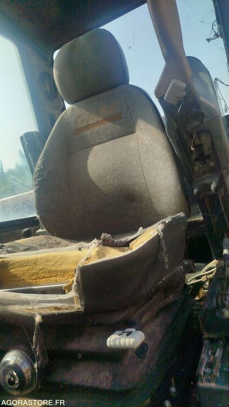 Backhoe loader Pelle CASE 688 - 21595heures: picture 11