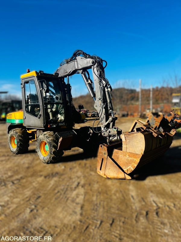 Pelle Mecalac 12MXT - 2004 - 4523 HEURES - Excavator: picture 1 Pelle Mecalac 12MXT - 2004 - 4523 HEURES - Excavator: picture 1