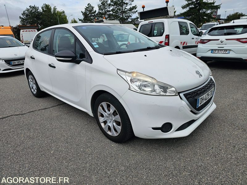 Peugeot 208 - 2014 - 134673km - DH425TX - Car: picture 2 Peugeot 208 - 2014 - 134673km - DH425TX - Car: picture 2