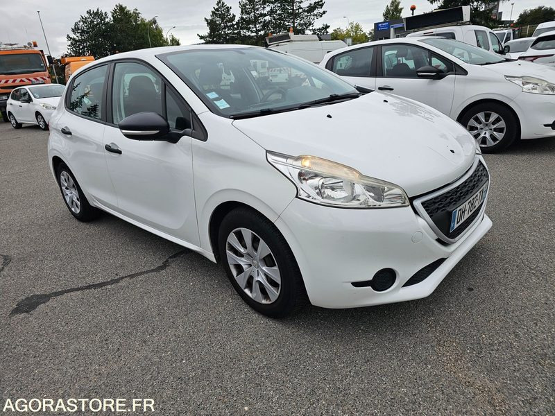 Peugeot 208 - 2014 - 145593km - DH782TX - Car: picture 2 Peugeot 208 - 2014 - 145593km - DH782TX - Car: picture 2