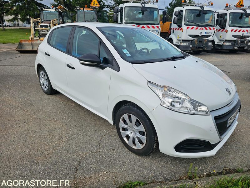 Peugeot 208 - 2015 - 187805km - DT142LK - Car: picture 2 Peugeot 208 - 2015 - 187805km - DT142LK - Car: picture 2