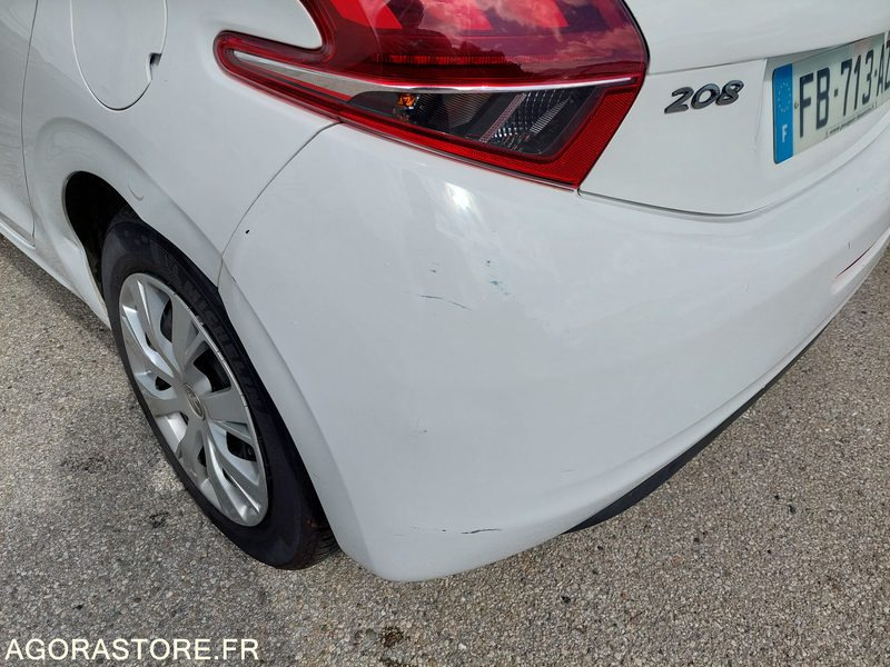 Peugeot 208 - 2018 - 111 261 kms- FB713AZ-ESSENCE - Car: picture 5 Peugeot 208 - 2018 - 111 261 kms- FB713AZ-ESSENCE - Car: picture 5