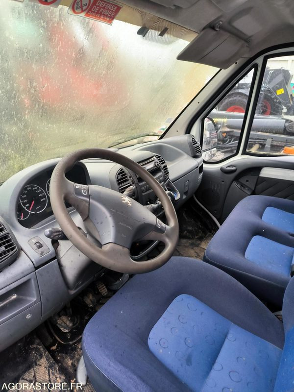 Peugeot Boxer - Passenger van: picture 2 Peugeot Boxer - Passenger van: picture 2