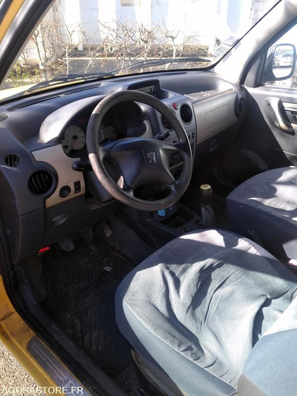 Peugeot PARTNER GNV 155130 kms 2007 - Car: picture 3 Peugeot PARTNER GNV 155130 kms 2007 - Car: picture 3