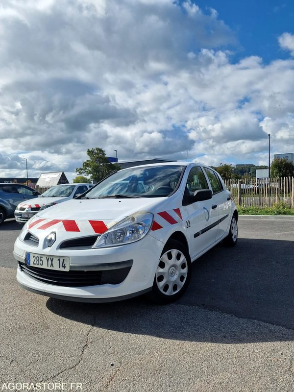 RENAULT CLIO 3 - LOT N°1 - Car: picture 1 RENAULT CLIO 3 - LOT N°1 - Car: picture 1