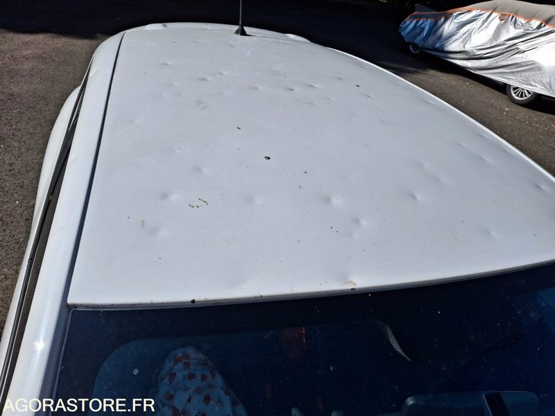 Car RENAULT-CLIO-4-DCI-75-5-PLACES: picture 11