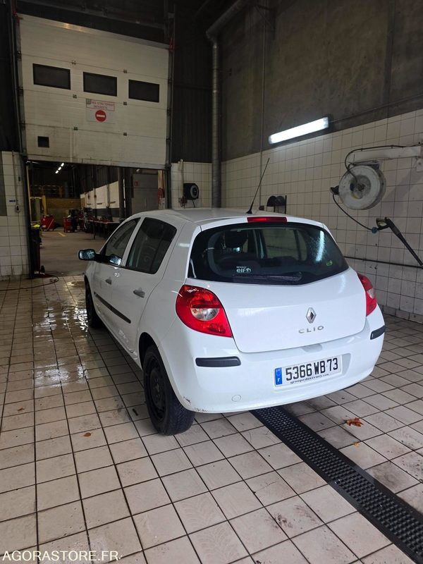 RENAULT CLIO - Car: picture 1 RENAULT CLIO - Car: picture 1