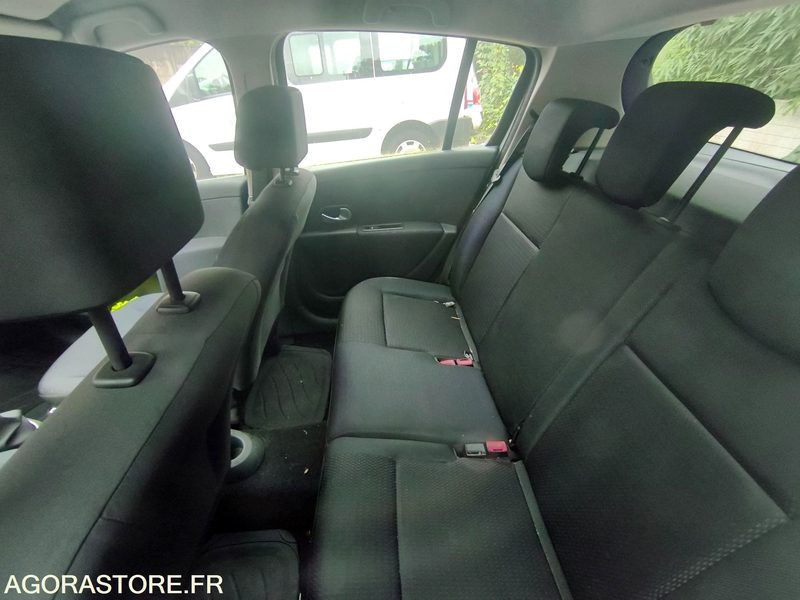 RENAULT CLIO III - Car: picture 4 RENAULT CLIO III - Car: picture 4