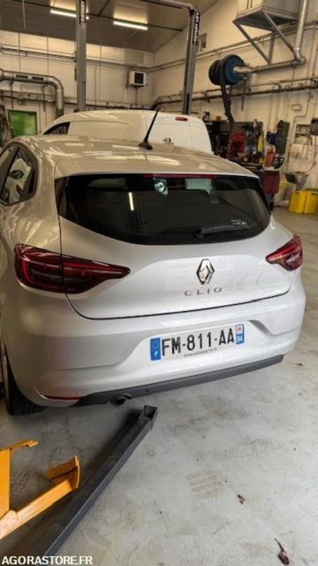 RENAULT CLIO V Diesel - 35000km - 2019 - Car: picture 2 RENAULT CLIO V Diesel - 35000km - 2019 - Car: picture 2