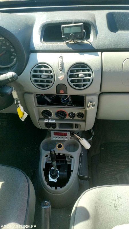 Car RENAULT KANGOO - 2007 - 197761 KM: picture 10
