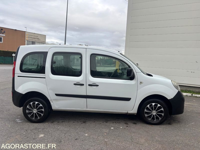 RENAULT - Kangoo- année 2010- 96000 kms - Diesel - Car: picture 4 RENAULT - Kangoo- année 2010- 96000 kms - Diesel - Car: picture 4