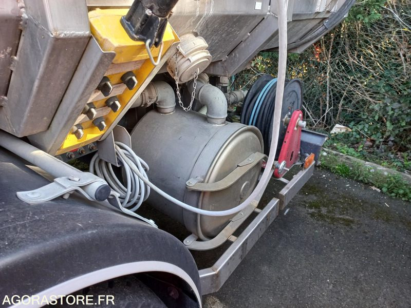 Vacuum truck RENAULT M280 DESHYDRATEUR CHOUETTE 2009 15800KM ROULANT EXPORT UNIQUEMENT: picture 9 Vacuum truck RENAULT M280 DESHYDRATEUR CHOUETTE 2009 15800KM ROULANT EXPORT UNIQUEMENT: picture 9
