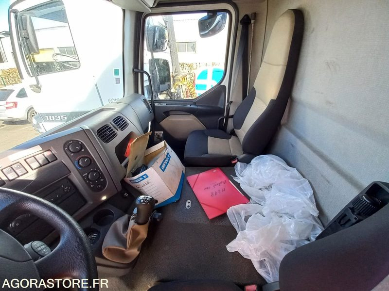 Vacuum truck RENAULT M280 DESHYDRATEUR CHOUETTE 2009 15800KM ROULANT EXPORT UNIQUEMENT: picture 15 Vacuum truck RENAULT M280 DESHYDRATEUR CHOUETTE 2009 15800KM ROULANT EXPORT UNIQUEMENT: picture 15