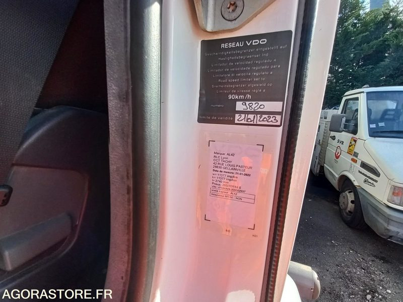 Vacuum truck RENAULT M280 DESHYDRATEUR CHOUETTE 2009 15800KM ROULANT EXPORT UNIQUEMENT: picture 17 Vacuum truck RENAULT M280 DESHYDRATEUR CHOUETTE 2009 15800KM ROULANT EXPORT UNIQUEMENT: picture 17