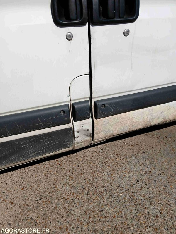 RENAULT MASTER FOURGON II 2.2 dCi 90 - 2003 - 164116KM - Panel van: picture 3 RENAULT MASTER FOURGON II 2.2 dCi 90 - 2003 - 164116KM - Panel van: picture 3