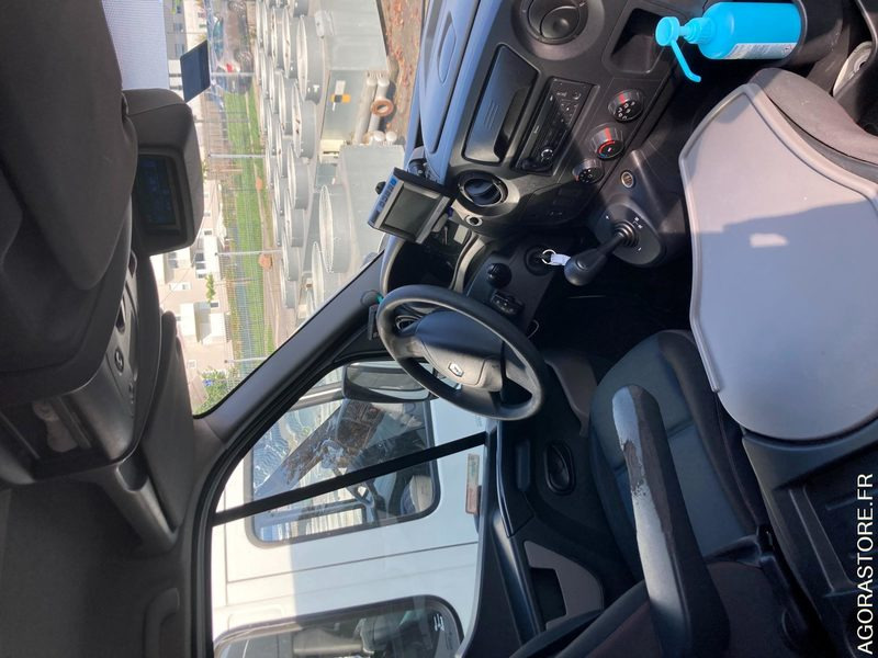 Lease a RENAULT MASTER VASP type ambulance RENAULT MASTER VASP type ambulance: picture 10 Lease a RENAULT MASTER VASP type ambulance RENAULT MASTER VASP type ambulance: picture 10