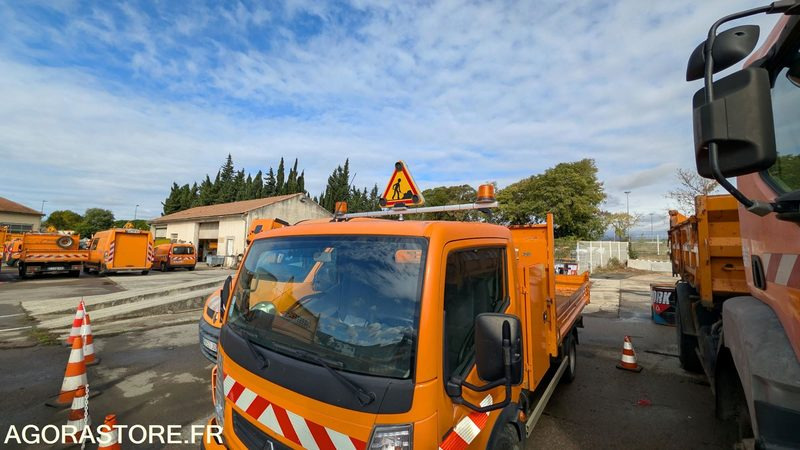 RENAULT MAXITY 110DXI - FM-356-KQ - Moteur tournant/sifflement turbo + bruit BV - Tipper van: picture 4 RENAULT MAXITY 110DXI - FM-356-KQ - Moteur tournant/sifflement turbo + bruit BV - Tipper van: picture 4