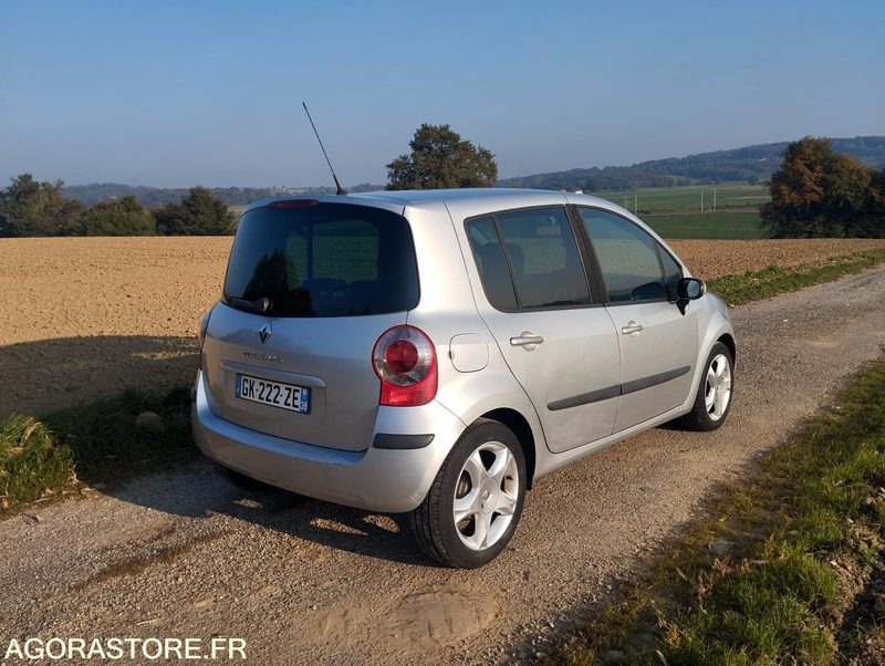 RENAULT MODUS - 102000 KILOMETRES - ESSENCE - Car: picture 4 RENAULT MODUS - 102000 KILOMETRES - ESSENCE - Car: picture 4